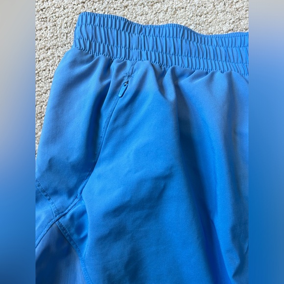 All in Motion Size Medium Blue athletic Shorts with Pockets - Picture 2 of 5